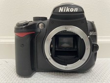Boîtier Nikon D5000 [, fonctionnel, optique excellente]