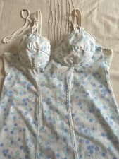 Nuisette fleurs bleues vintage