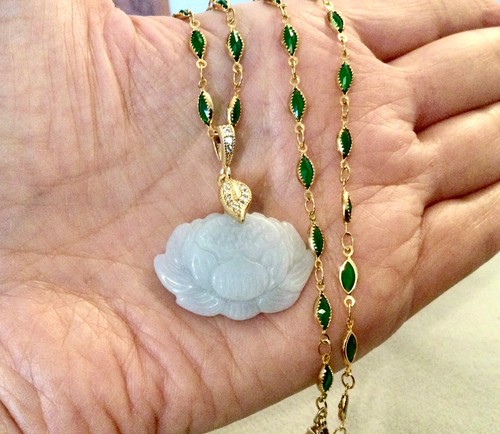 Grand pendentif jade - en,