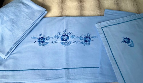 Parure lit brodee - parure,