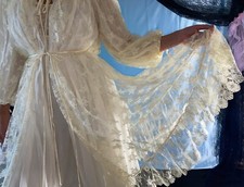 VTG Lucie Anne DB Chiffon Creme Couette Cottage Negligee Robe Peignoir set
