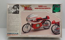 1/9 Protar 11302 maquette moto