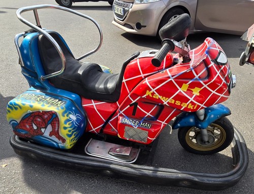 Jolie auto moto - jolie, tamponneuse