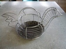 PANIER POULE EN METAL A OEUFS