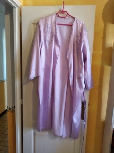 Ensemble satin déshabillé