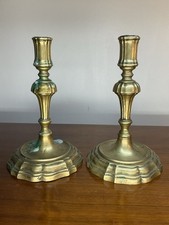 PAIRE DE BOUGEOIRS EN BRONZE 