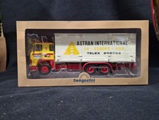 DE AGOSTINI NEWSSTAND TRUCK SCANIA LB 140 ASTRAN INTERNATIONAL 1/43 SCALE 