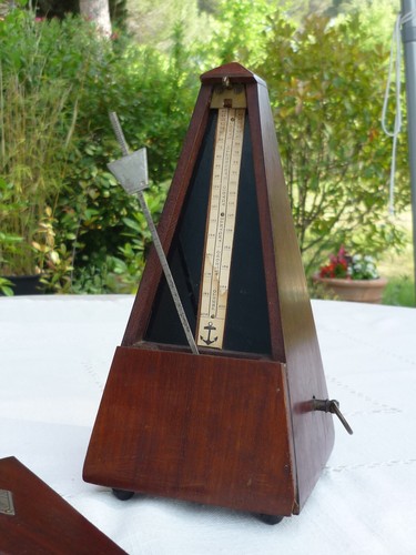 Métronome ancien bois - en,