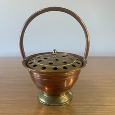 Pot d’arrangement floral en cuivre et laiton Poinçon Villedieu Ref P