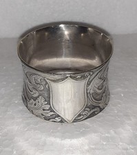 1  ROND DE SERVIETTE EN METAL