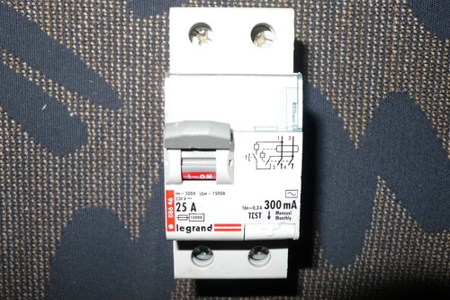 Disjoncteur differentiel 25a - disjoncteur,