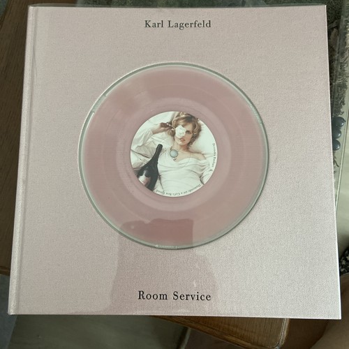 Livre room service karl - livre,