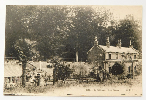Cpa le château les - château,