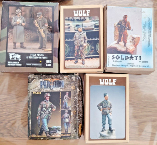 Lot boîtes figurines - ,