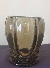 VERLYS, vase en verre moulé