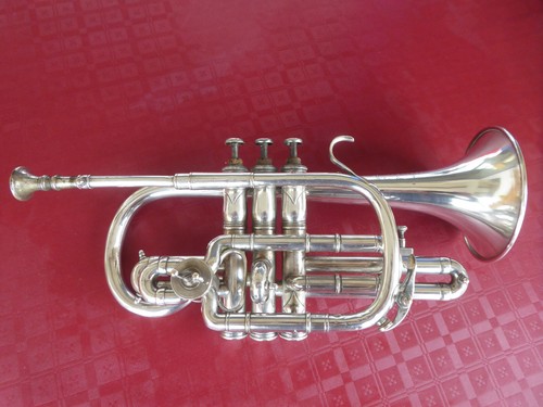 Cornet pistons de - cornet, à