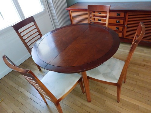 Table salle manger bois - à,