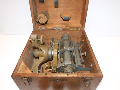 Theodolite ancien maubant - *theodolite,