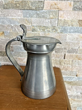 Joli pichet avec couvercle, en