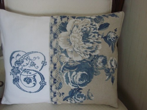 Coussin roses anciennes bleu - roses,