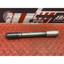 Axe de roue avant Suzuki 750