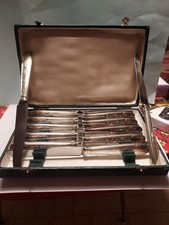 12 Anciens Couteaux A Fromage Ou Dessert En Métal Argenté