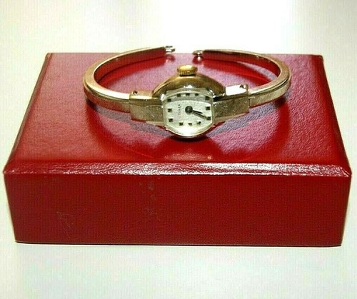Pretty vintage timex silver - pretty,