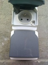 1 double prise de courant 2