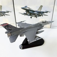 Maquette d'avion F-16C à