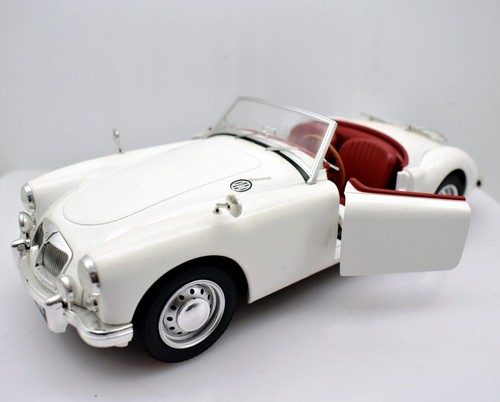 Miniature voiture ancienne - voiture, mg