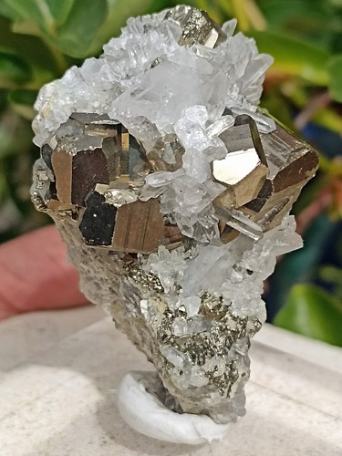 Pyrite polyèdrique pointes - pyrite,