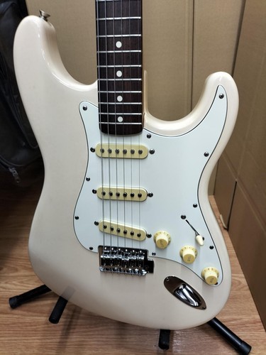 Stratocaster - (fender,