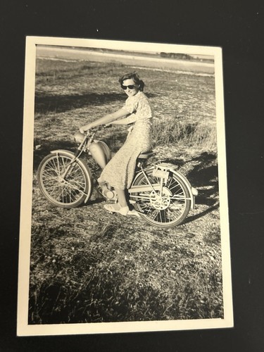 Photo moto ancienne - photo,