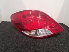 Feu arriere principal gauche