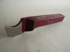 Outil de tournage au choix –