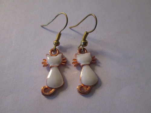 Boucle oreille chat blanc - d'oreille,