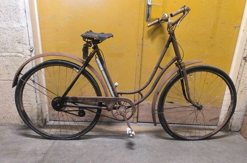 Ancien vélo hirondelle - vélo,