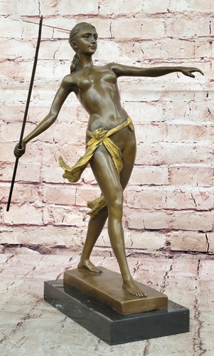 Figurine femme nue chasseresse - figurine,