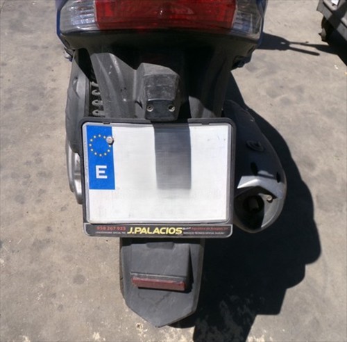 Porte plaque immatriculation - d,