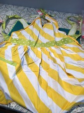 CUPCAKES & CARTWHEELS FRESHEN UP APRON - BRAND NEW