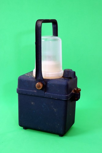 Ancienne lampe lanterne - lampe, type
