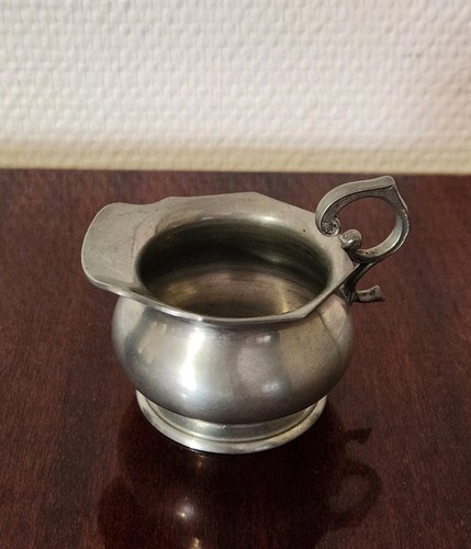 Petit crémier miniature - petit,