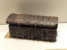 Ancien coffre malle en bois