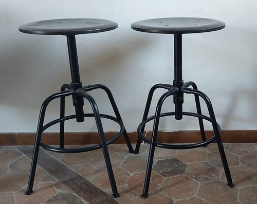 Tabourets bar noirs - de,