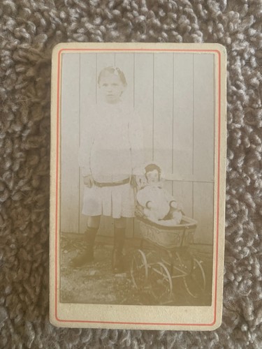 Photo ancienne enfant - , poupée