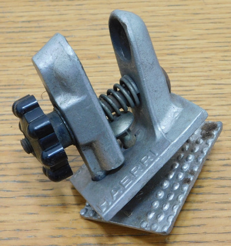 Attache support porte - attache, de