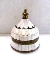 Boite orientale décorative en