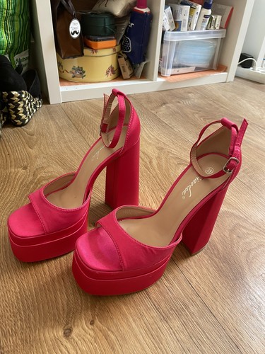 Talons hauts des femmes - des,