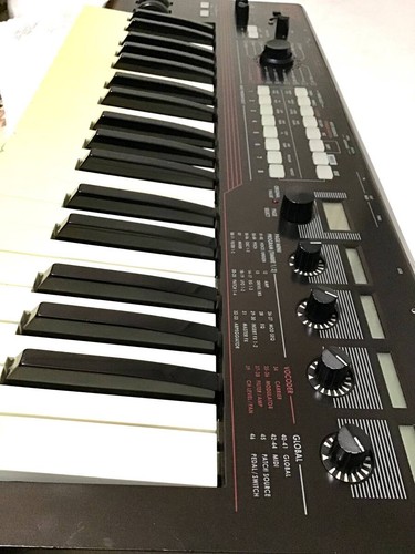 Korg keyboard synthesizer - r3,