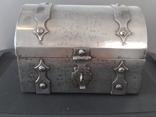 Ancien coffre cassette fer - ancien,